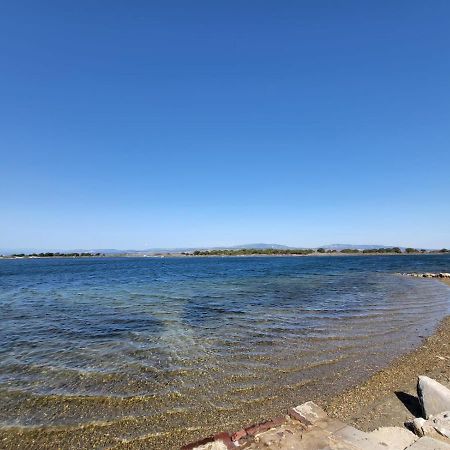 Petite Maison De Vacances Au Bord De L'Eau Leucate Bagian luar foto